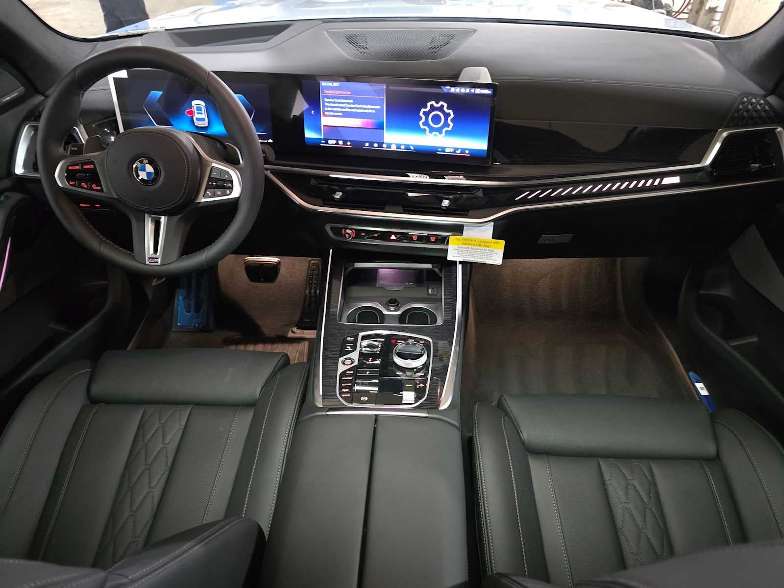 2027 BMW X7 M60i