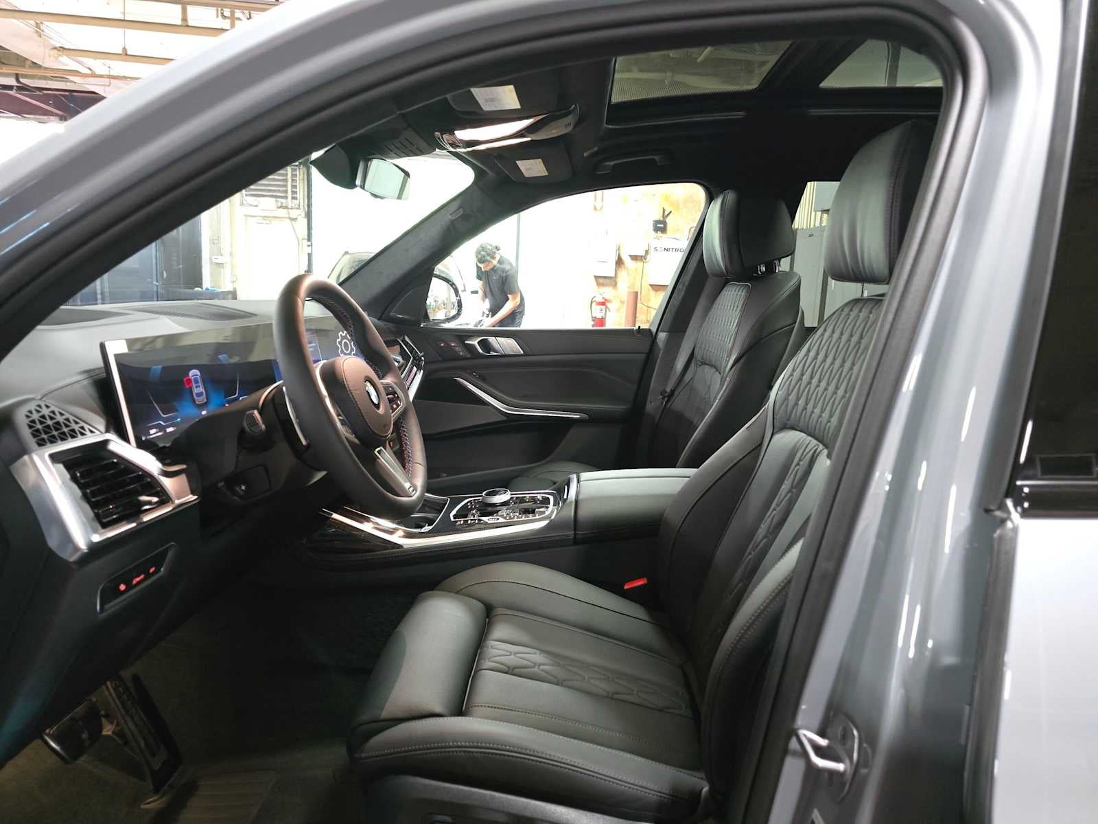 2027 BMW X7 M60i