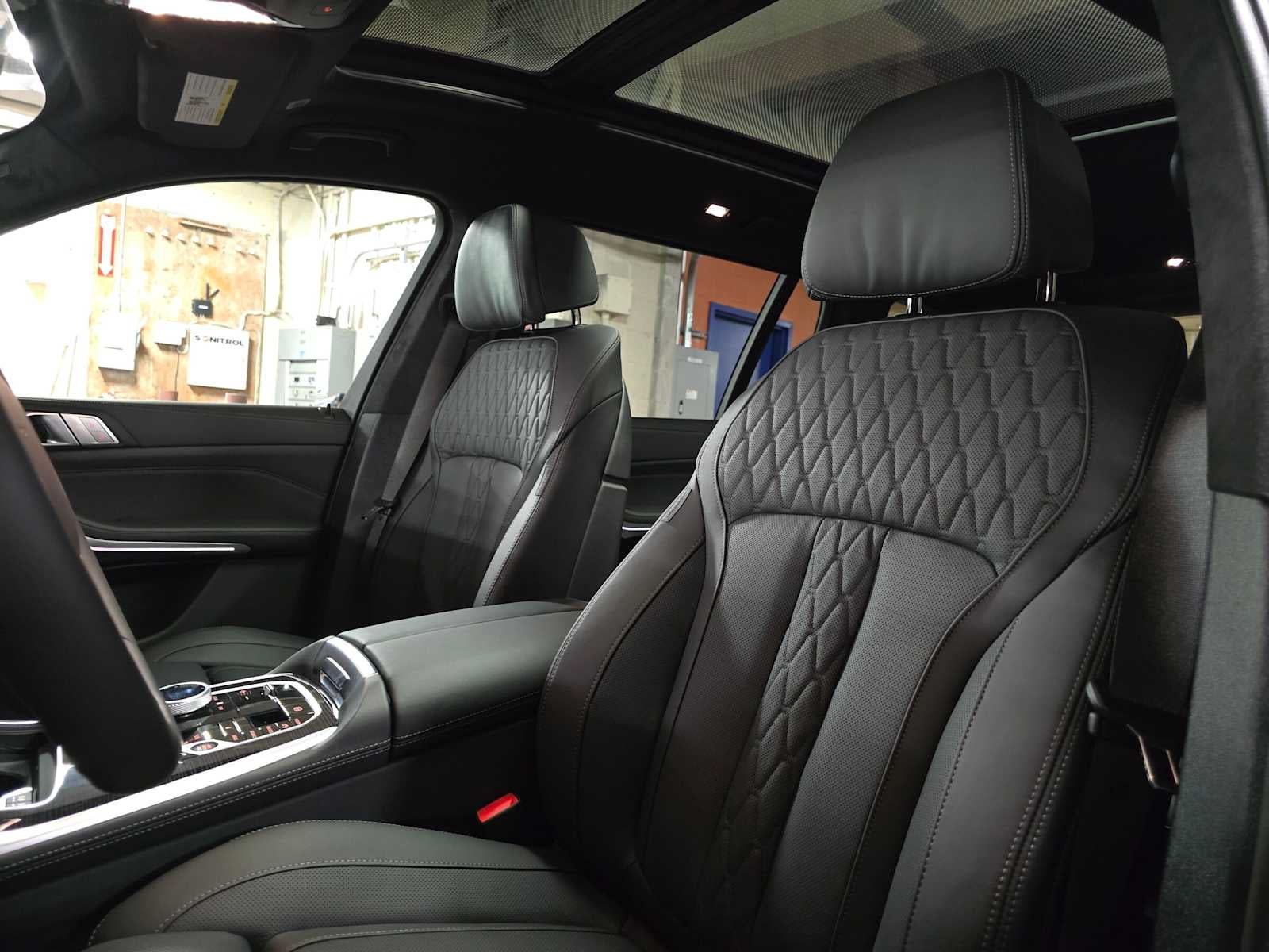 2027 BMW X7 M60i