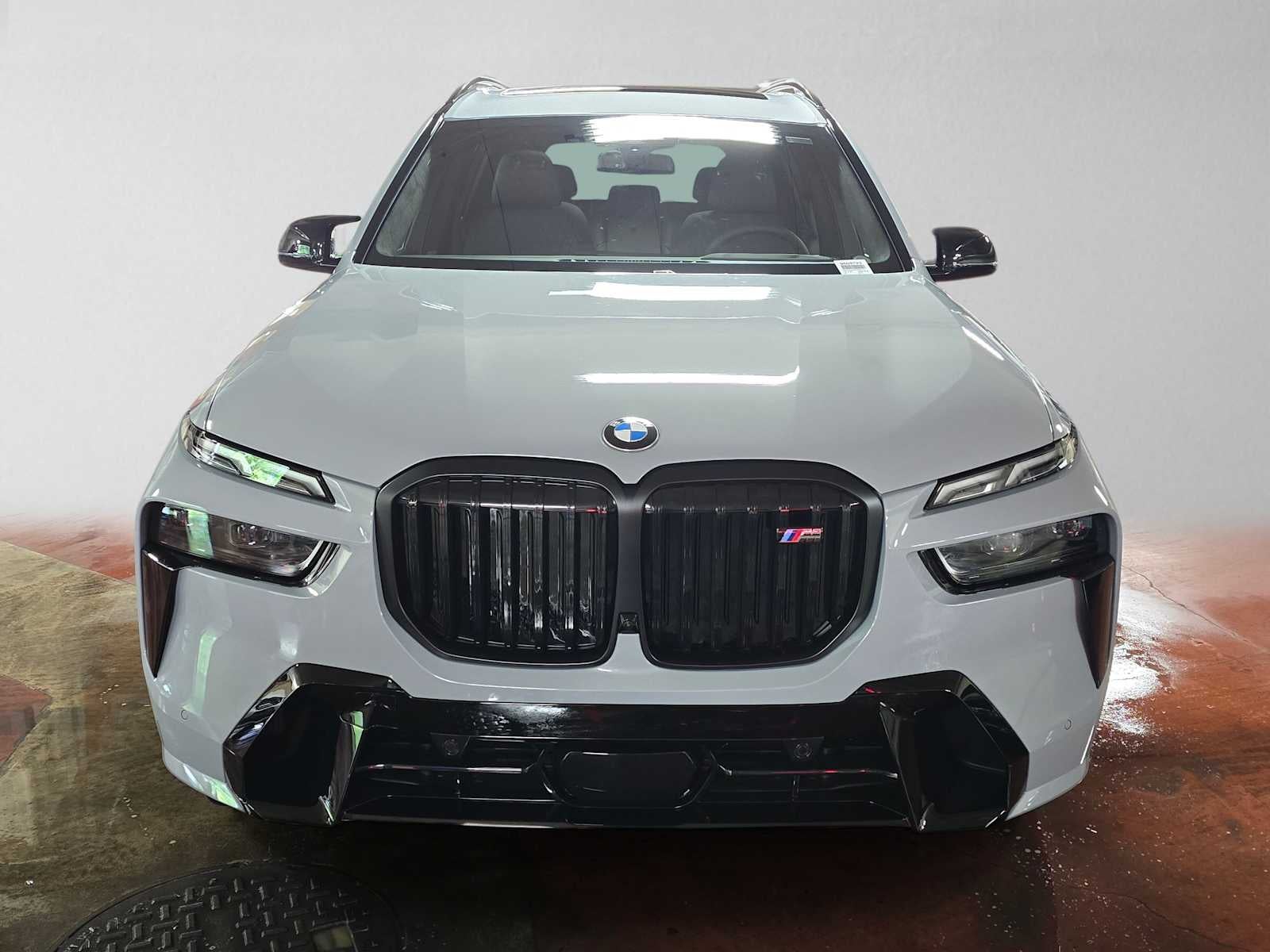 2027 BMW X7 M60i