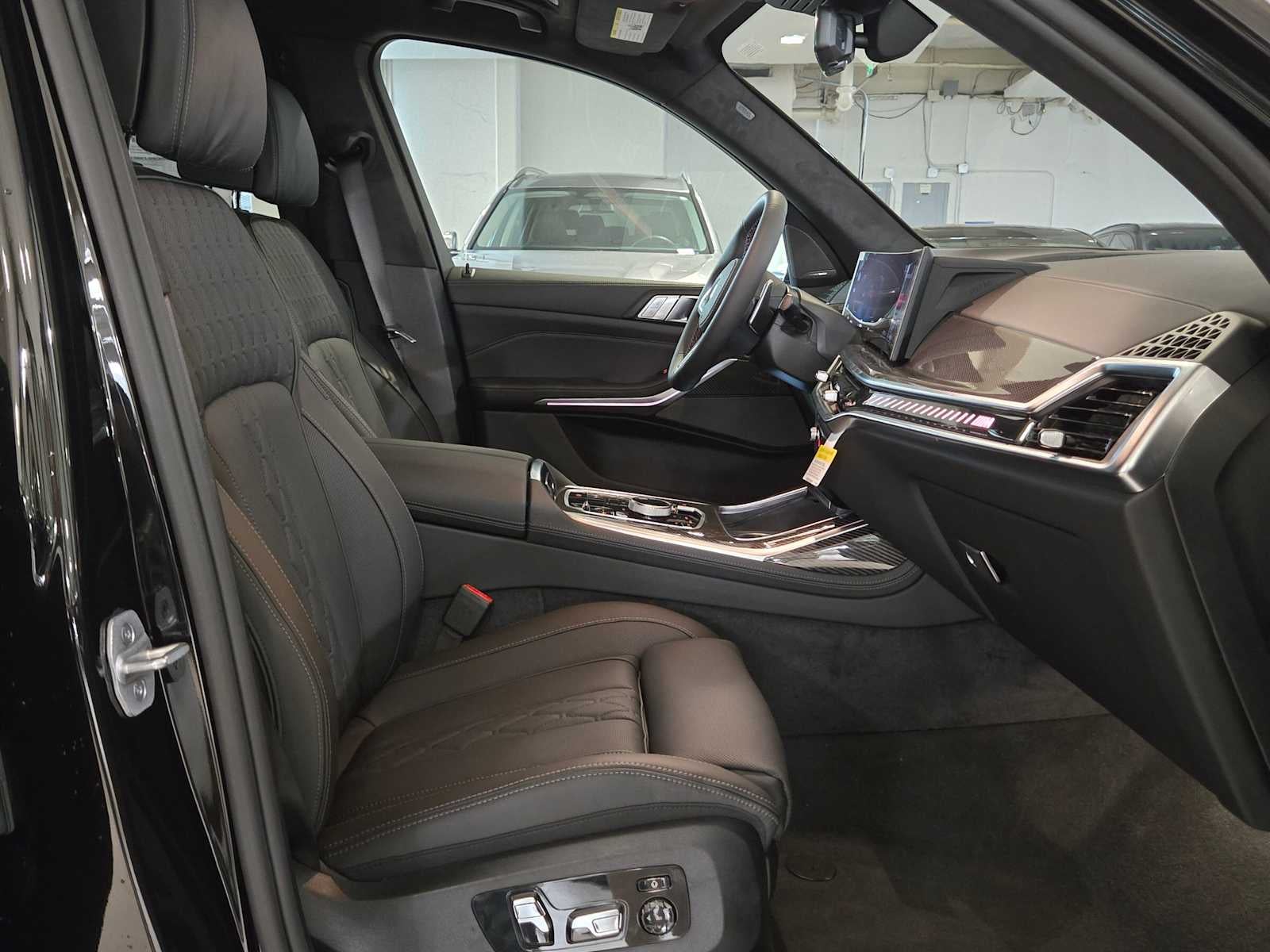 2027 BMW X7 M60i M60i