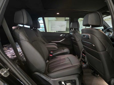 2027 BMW X7 M60i M60i