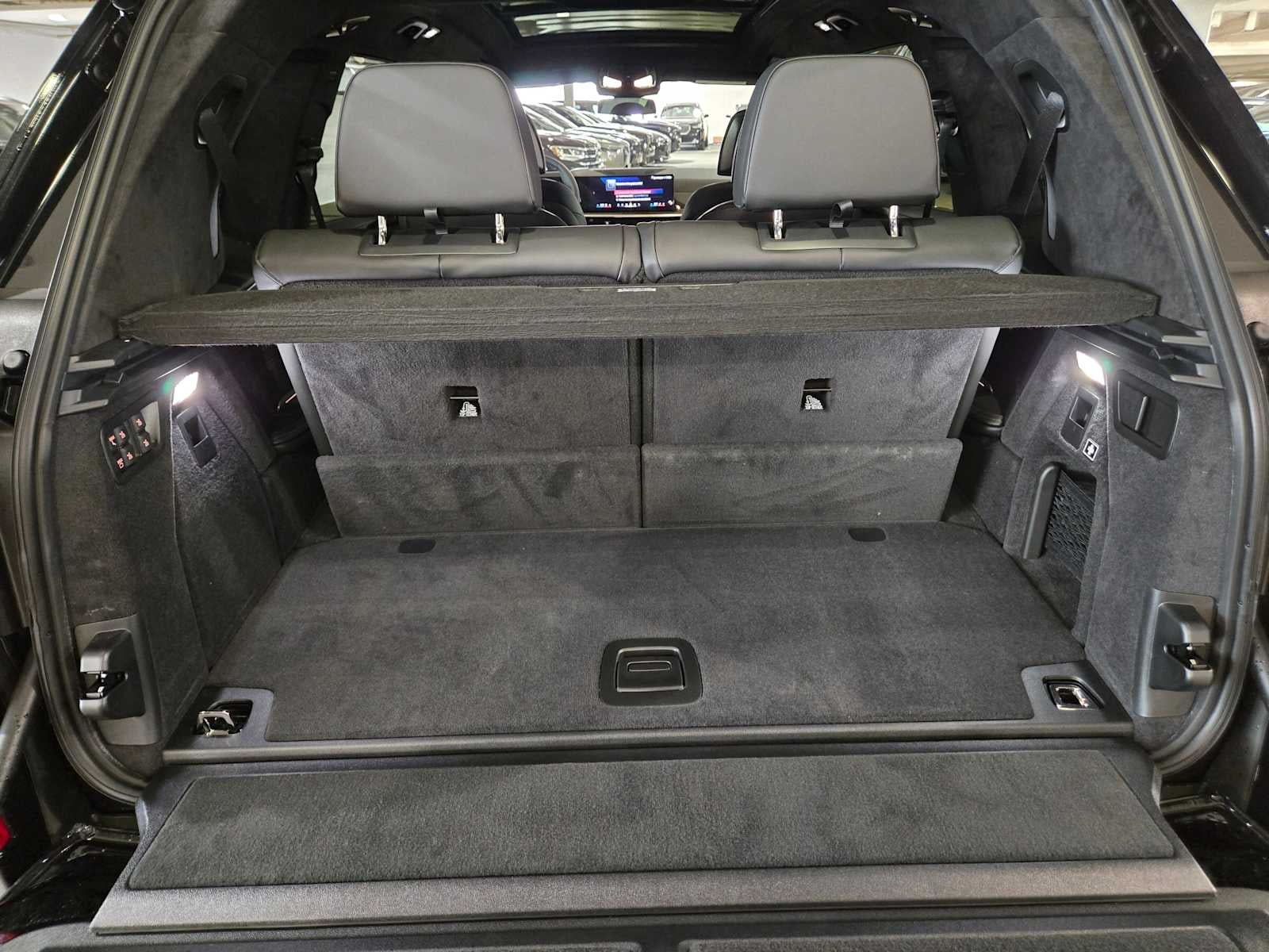 2027 BMW X7 M60i M60i