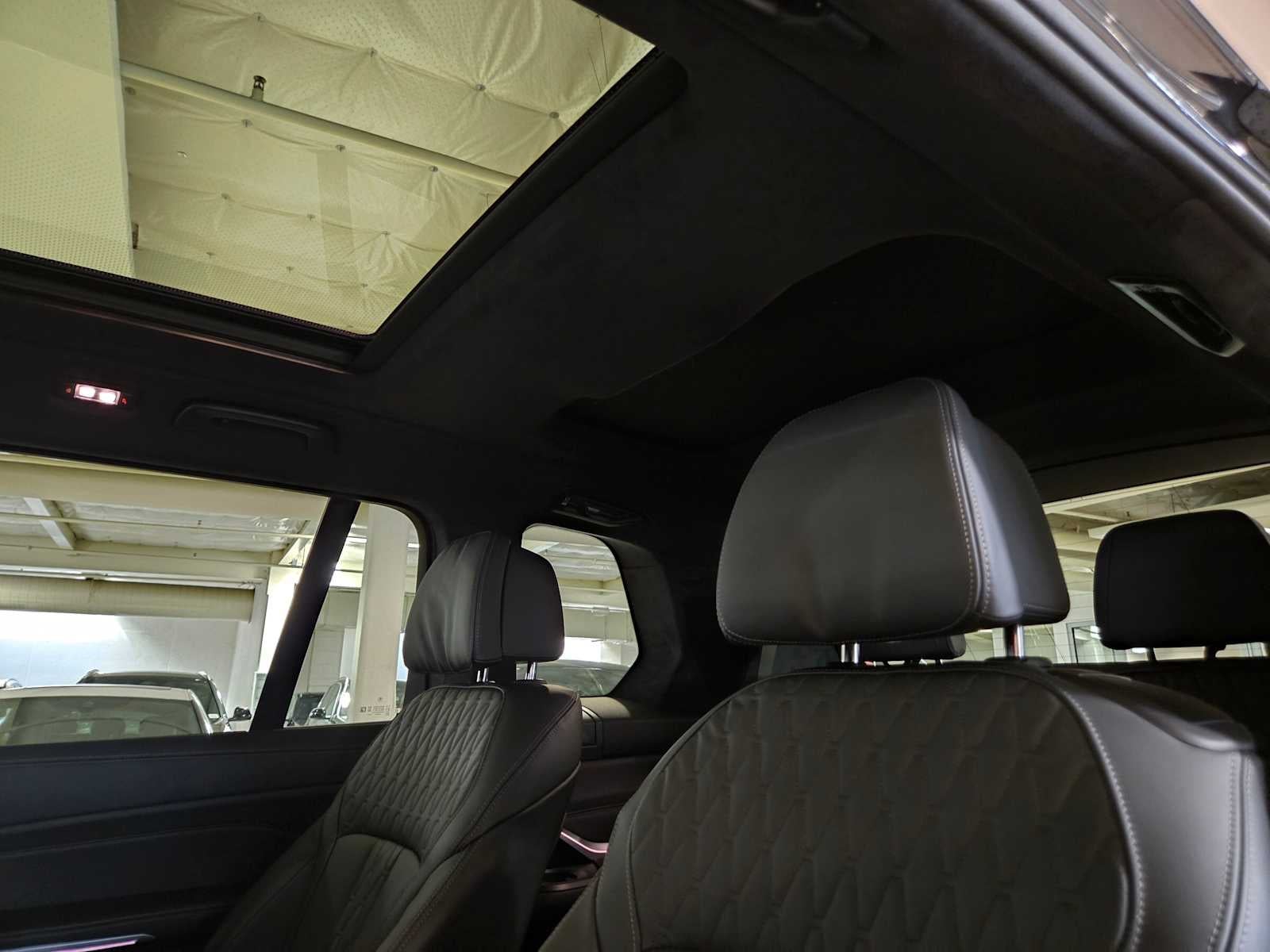 2027 BMW X7 M60i M60i