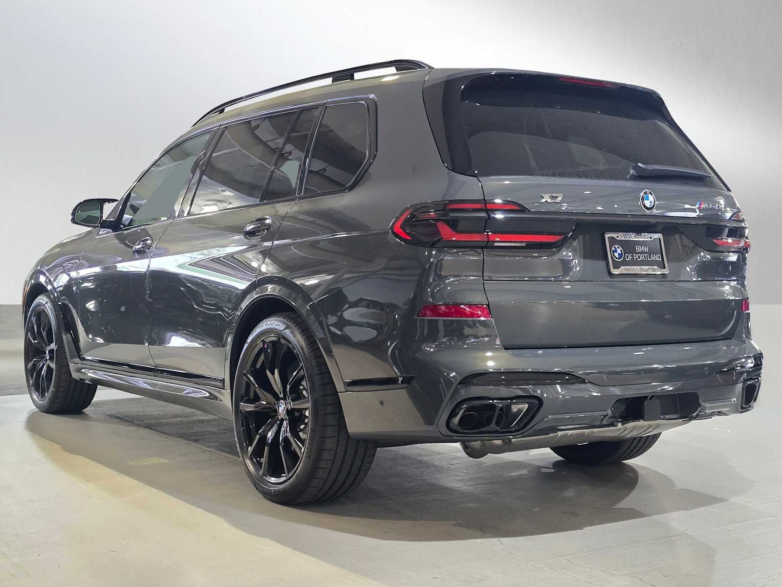 2026 BMW X7 M60i M60i