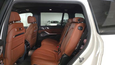 2027 BMW X7 M60i