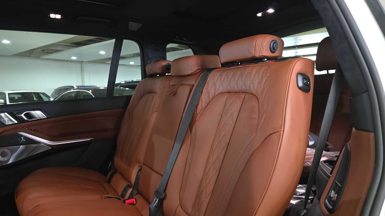 2027 BMW X7 M60i