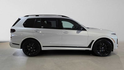 2027 BMW X7 M60i