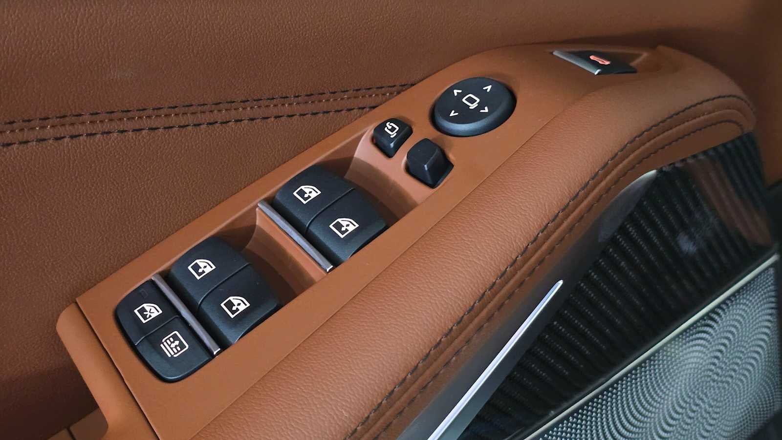2027 BMW X7 M60i