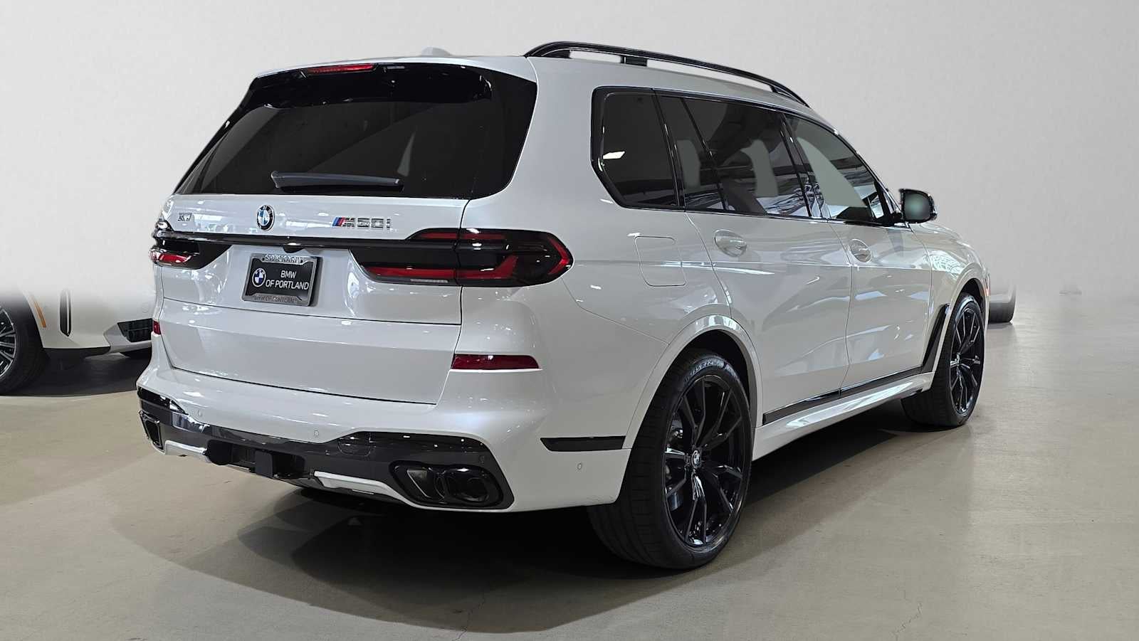 2027 BMW X7 M60i