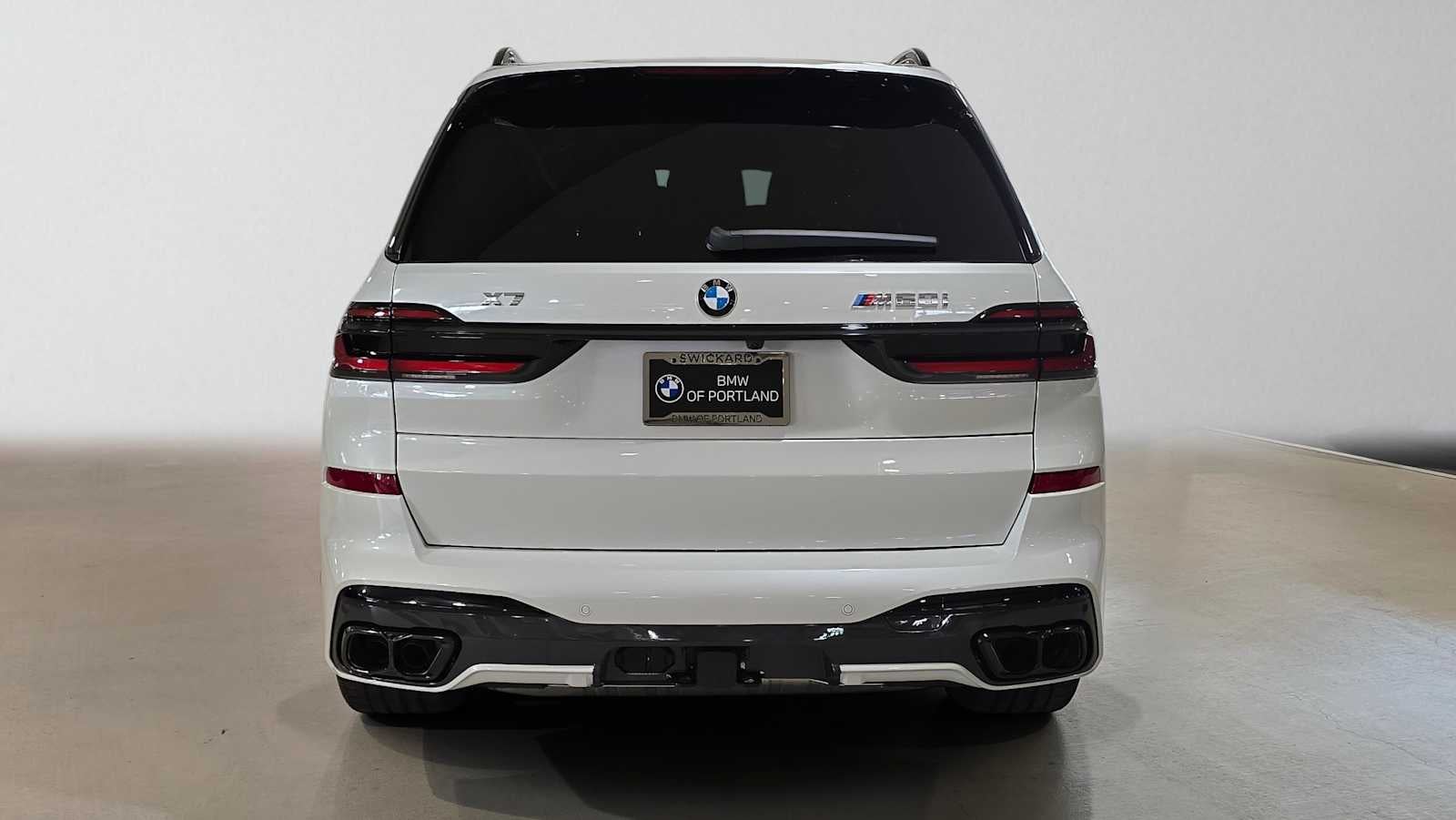 2027 BMW X7 M60i