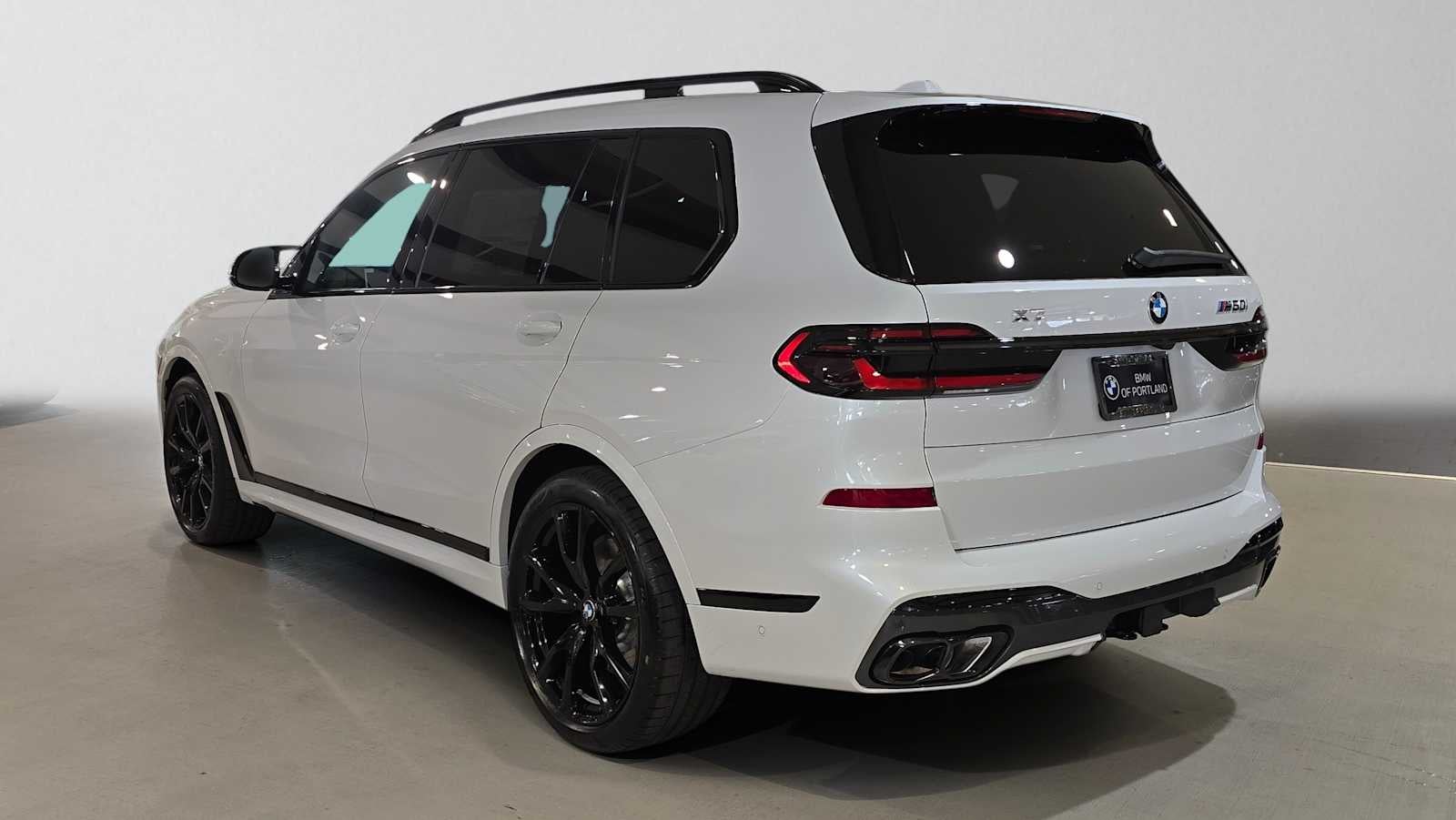 2027 BMW X7 M60i