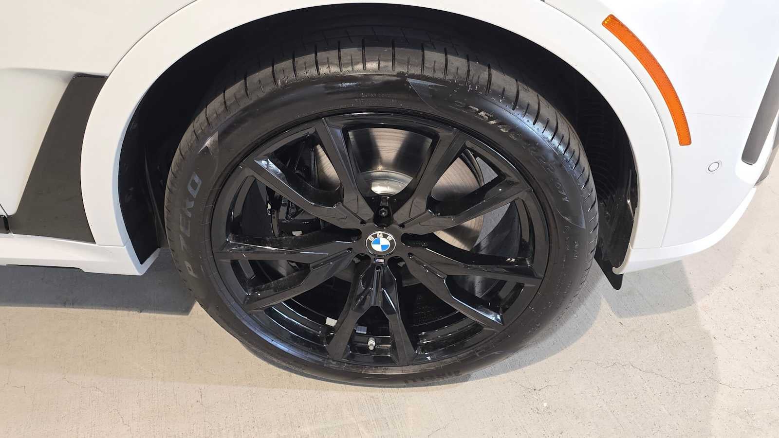 2027 BMW X7 M60i