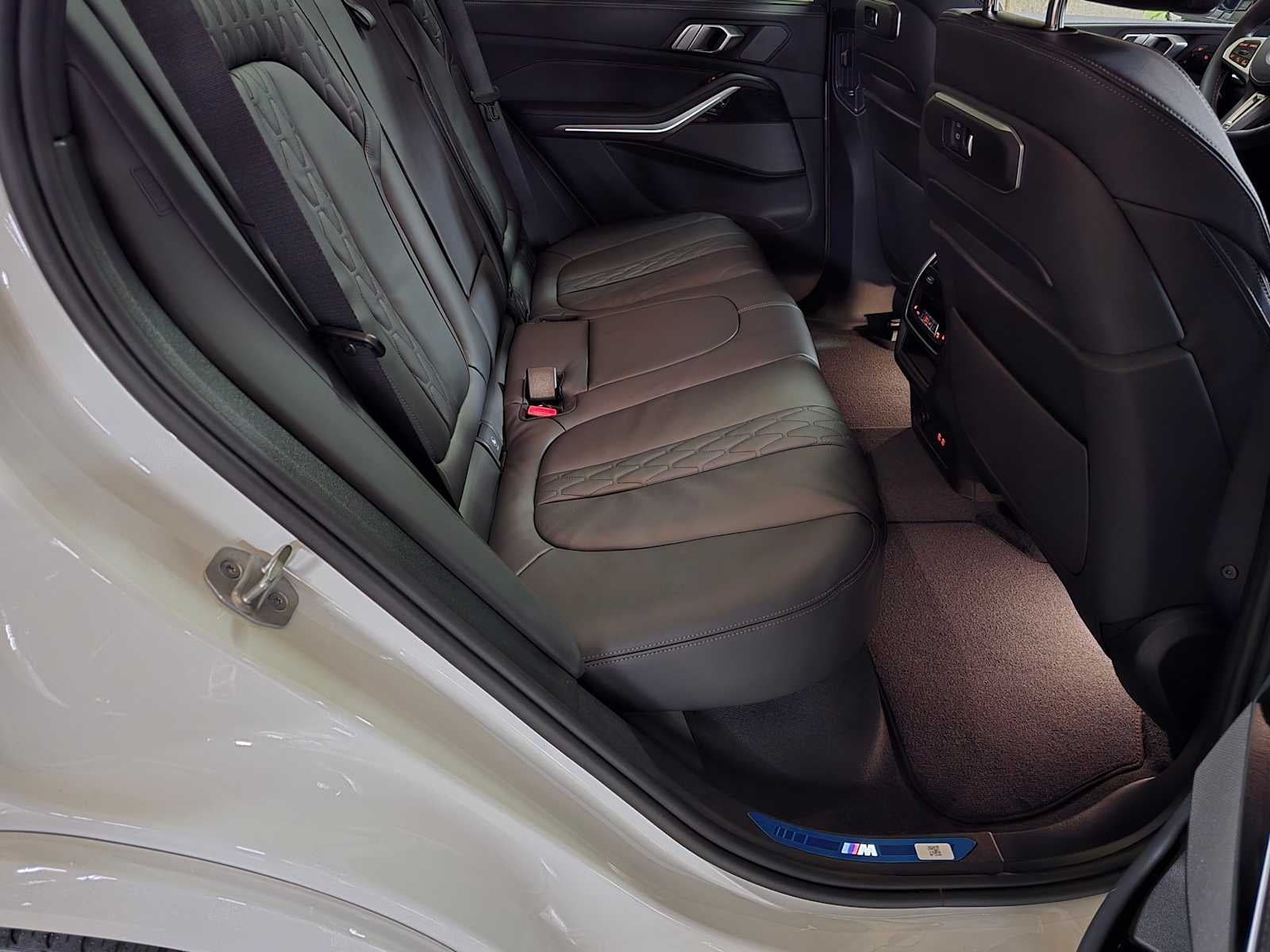 2026 BMW X5 M60i M60i