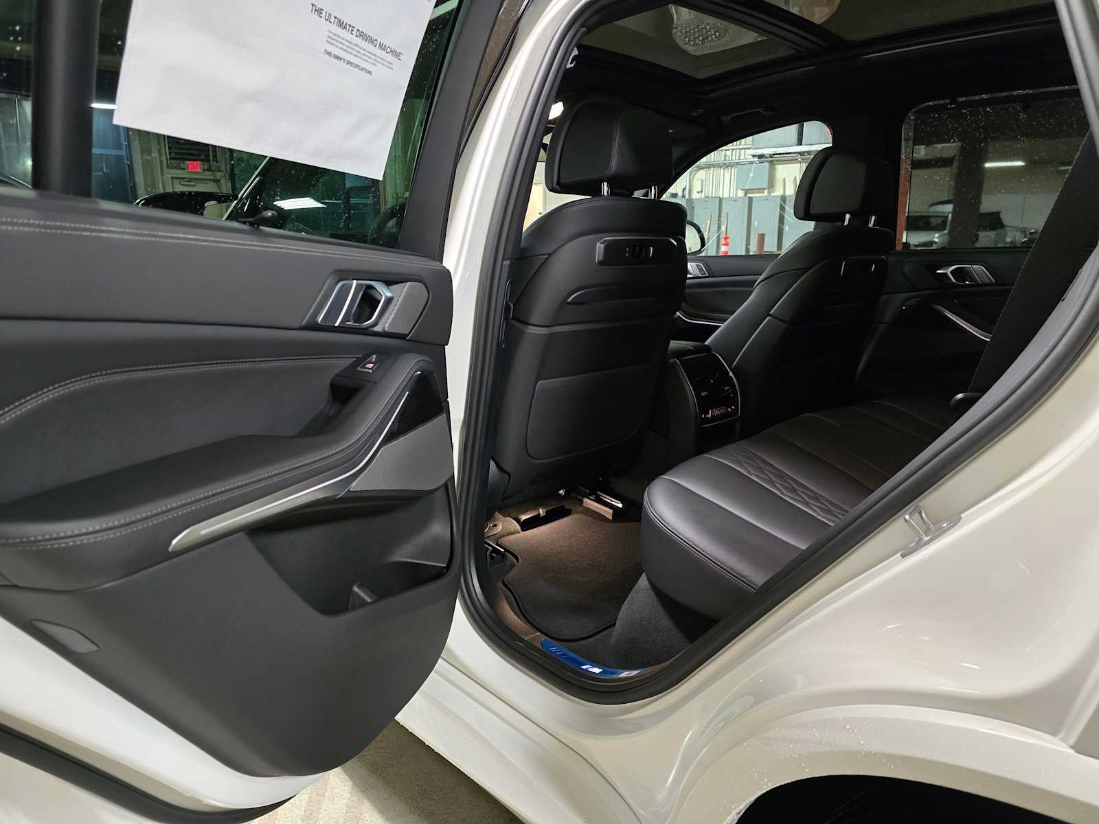 2026 BMW X5 M60i M60i