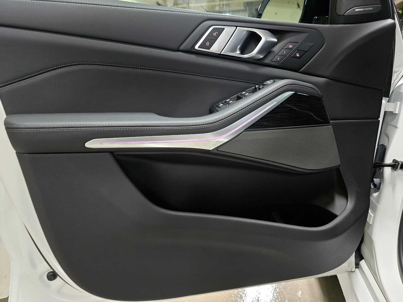 2026 BMW X5 M60i M60i