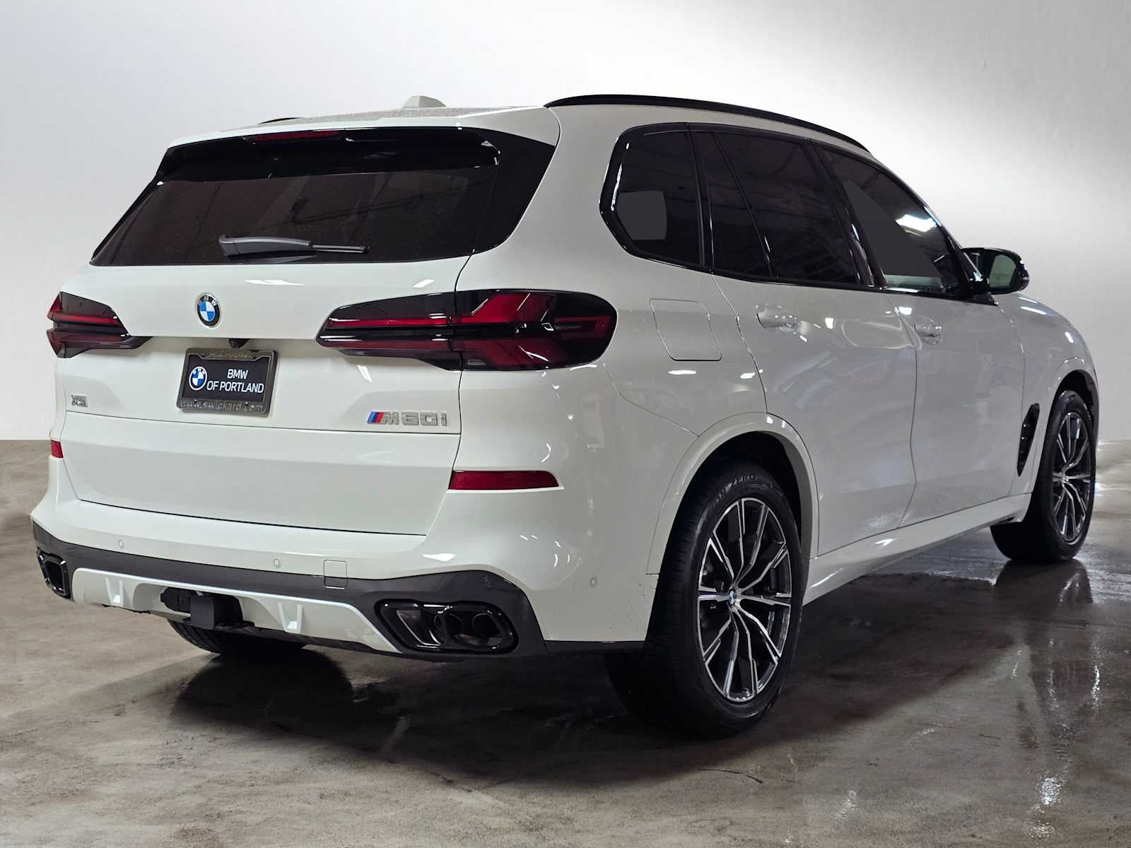 2026 BMW X5 M60i M60i
