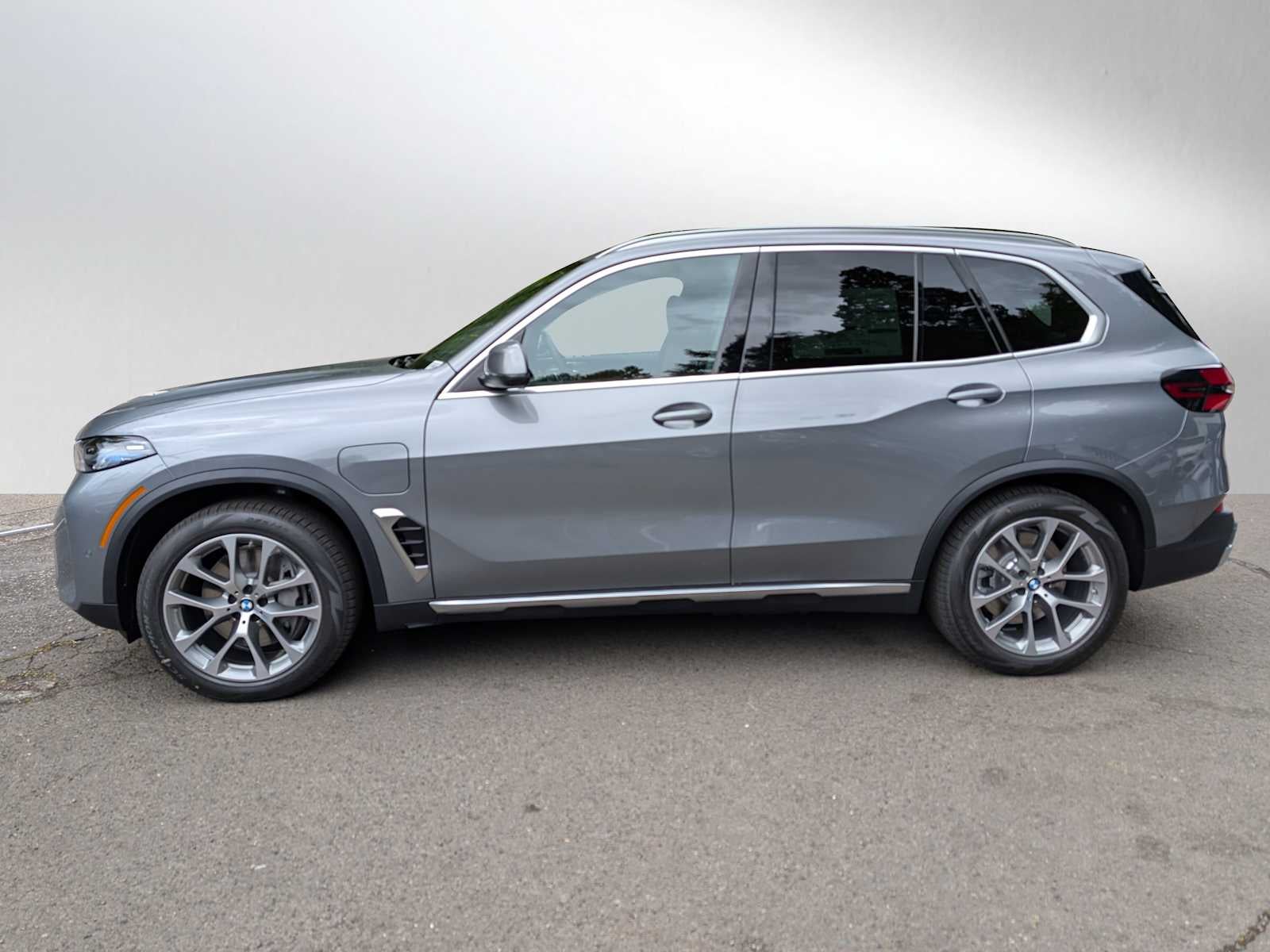 2026 BMW X5 xDrive50e xDrive50e