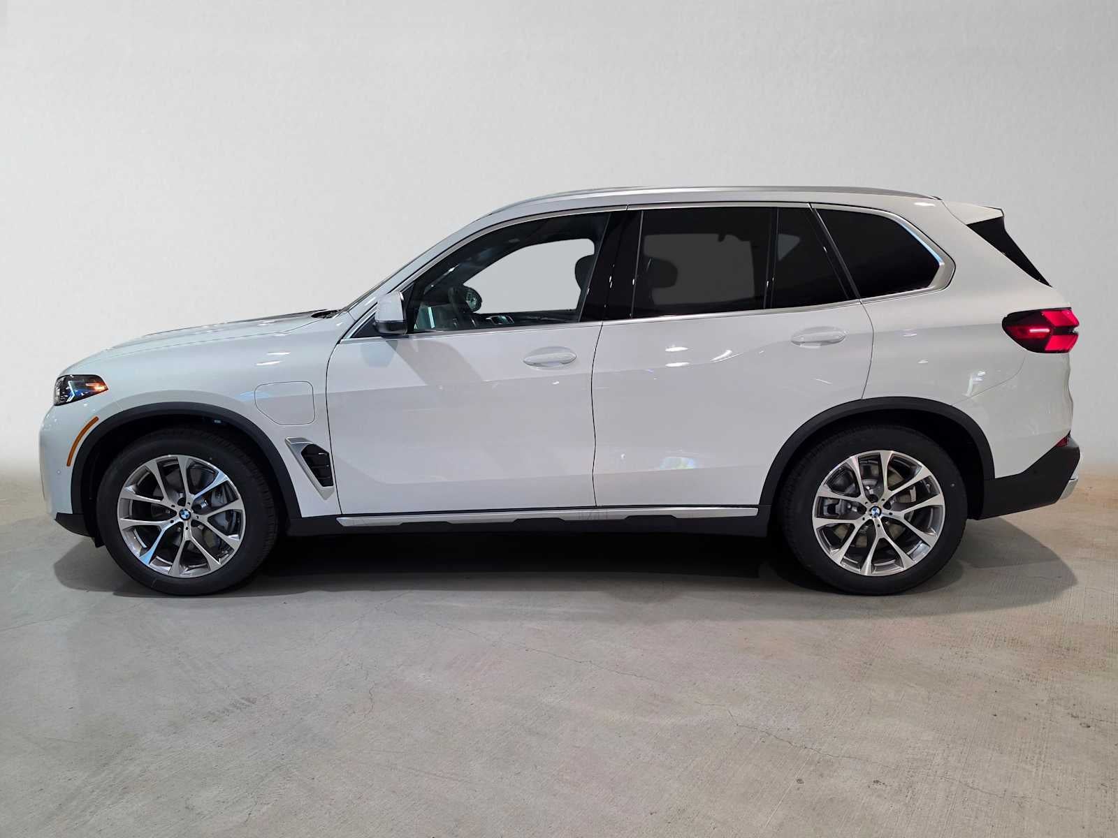 2026 BMW X5 xDrive50e xDrive50e