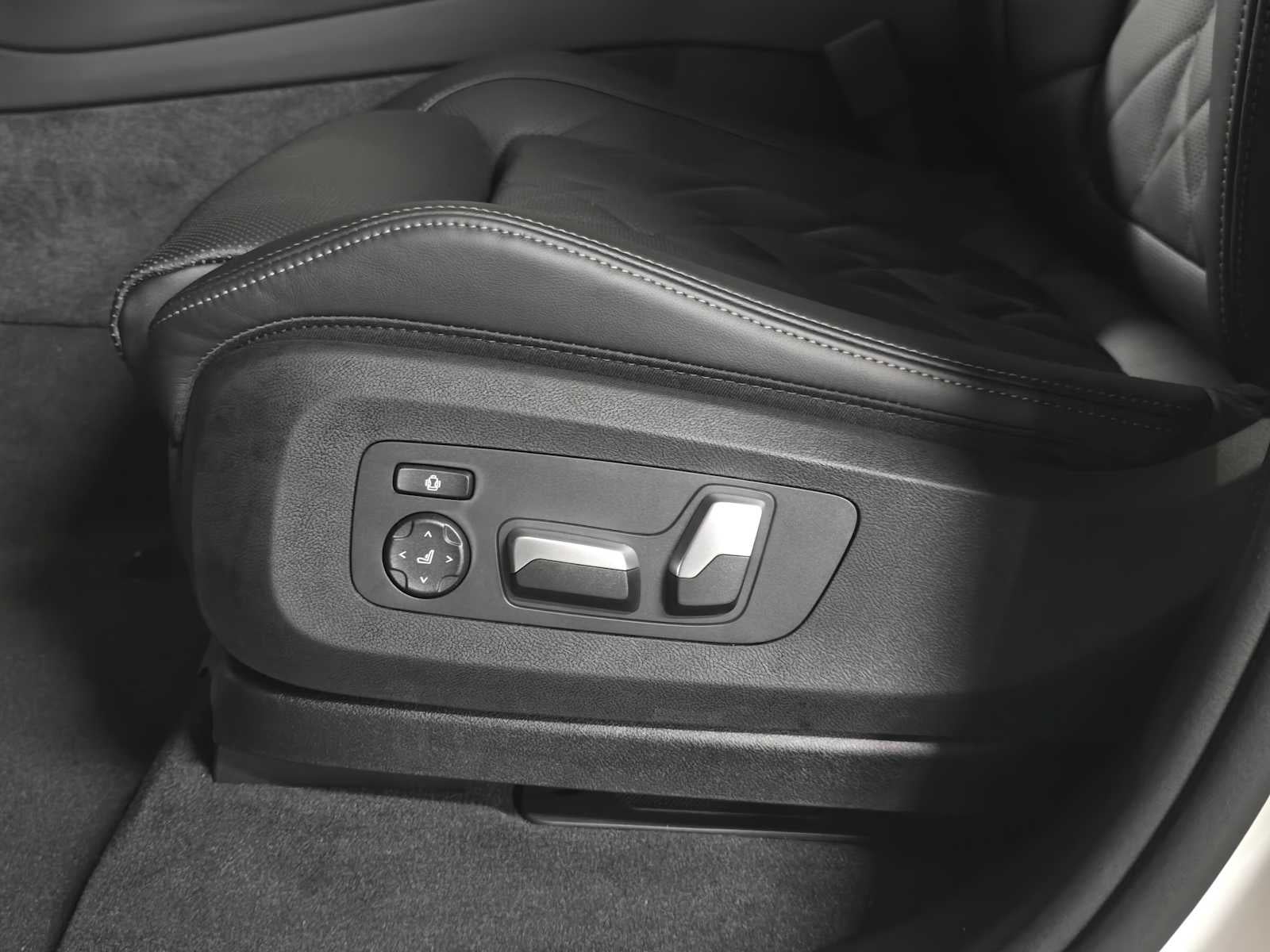 2026 BMW X5 xDrive50e xDrive50e