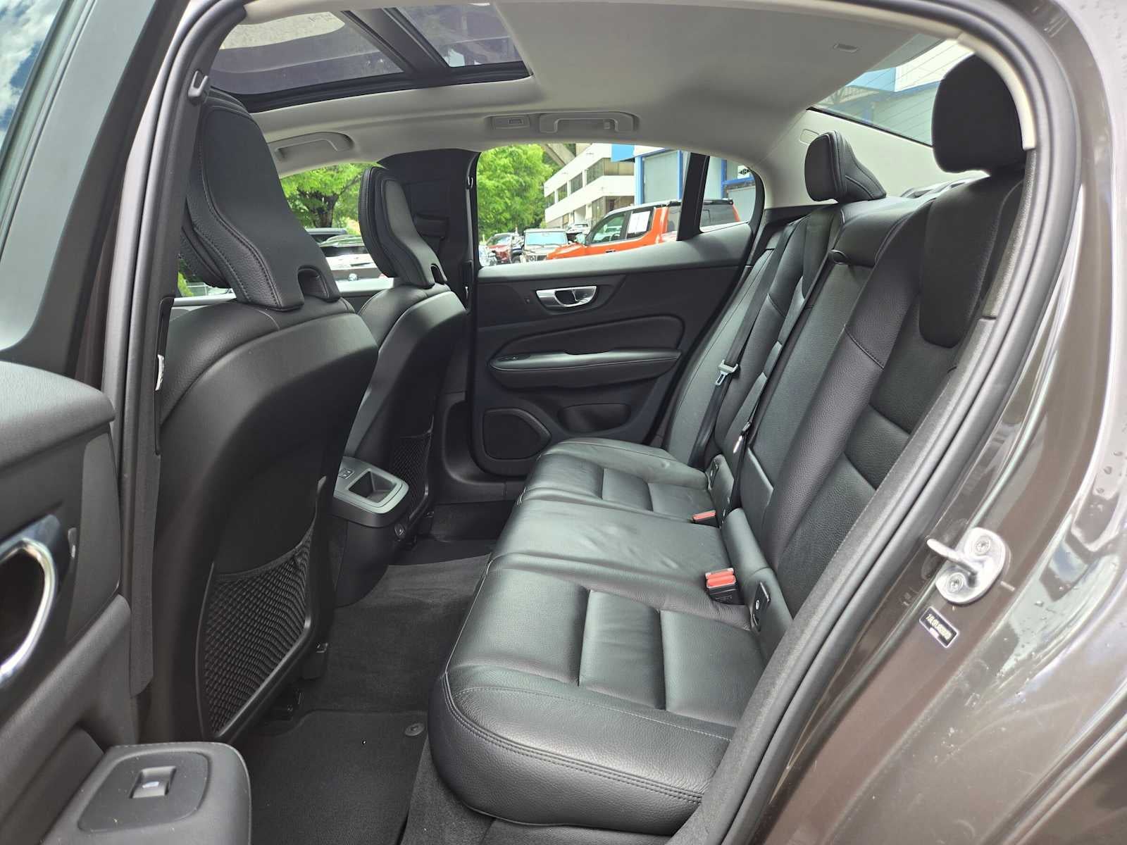 2024 Volvo S60 Plus Dark Theme