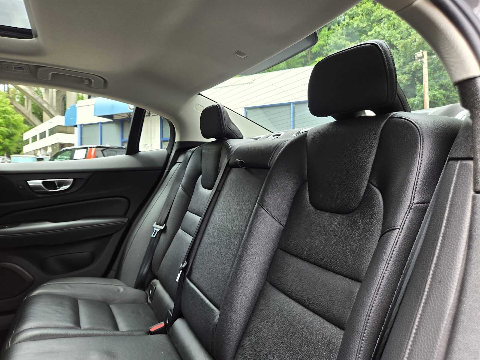 2024 Volvo S60 Plus Dark Theme