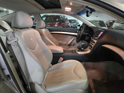 2009 INFINITI G37 x