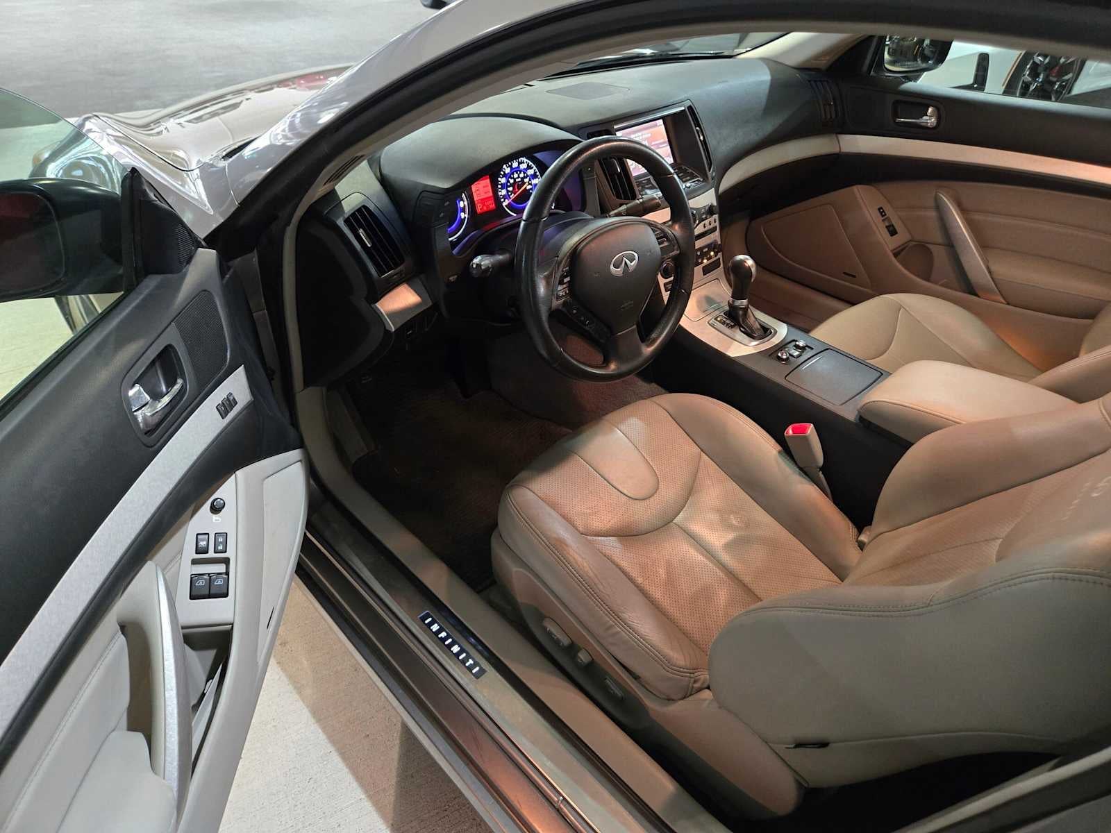 2009 INFINITI G37 x