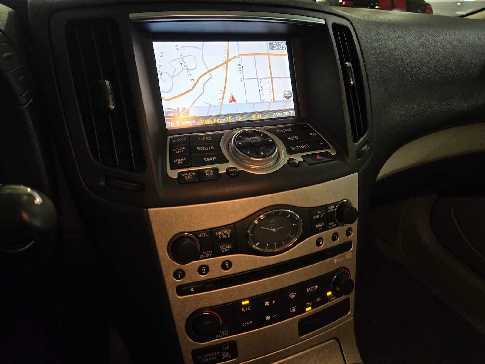 2009 INFINITI G37 x