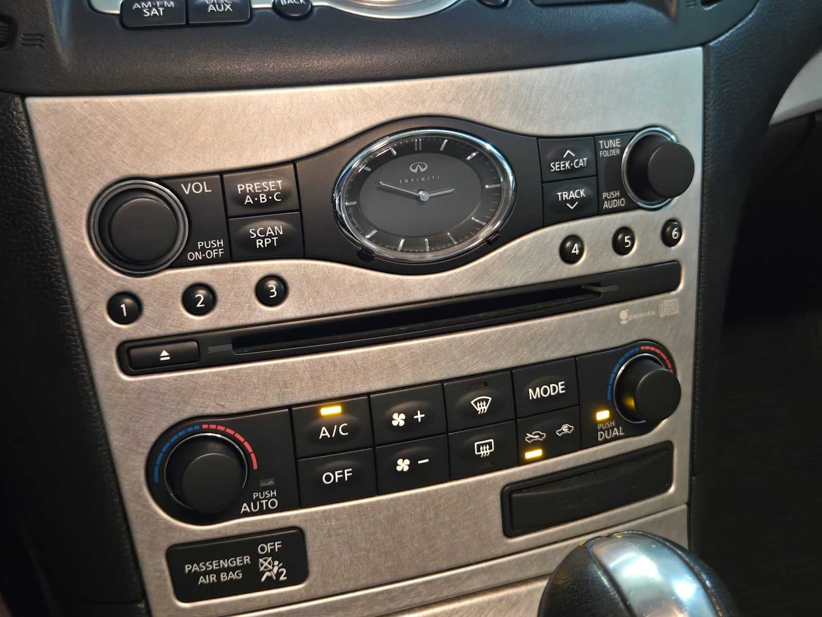 2009 INFINITI G37 x