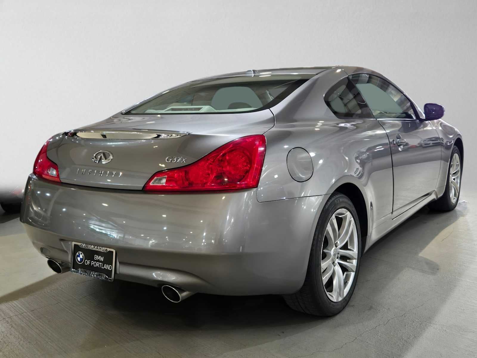 2009 INFINITI G37 x