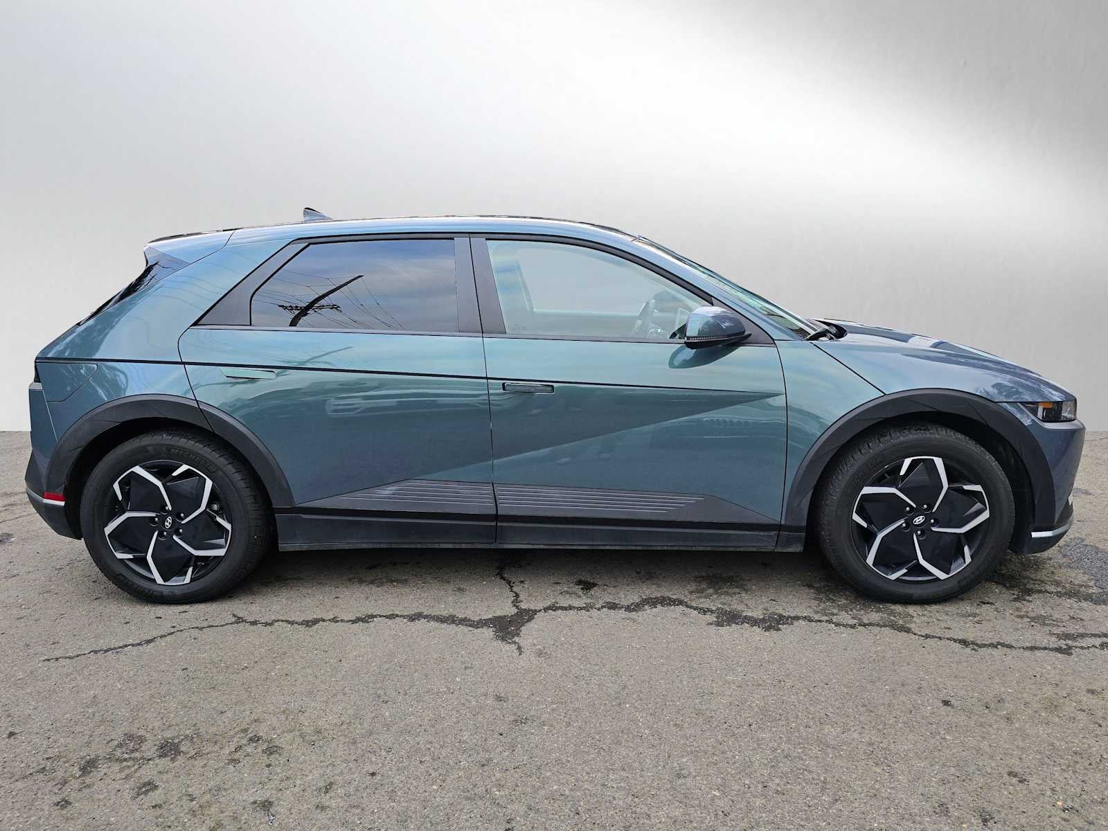 2024 Hyundai IONIQ 5 SE