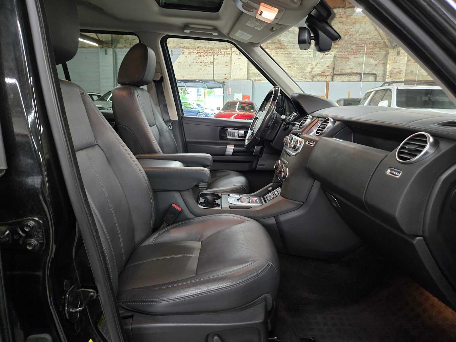 2016 Land Rover LR4 HSE LUX
