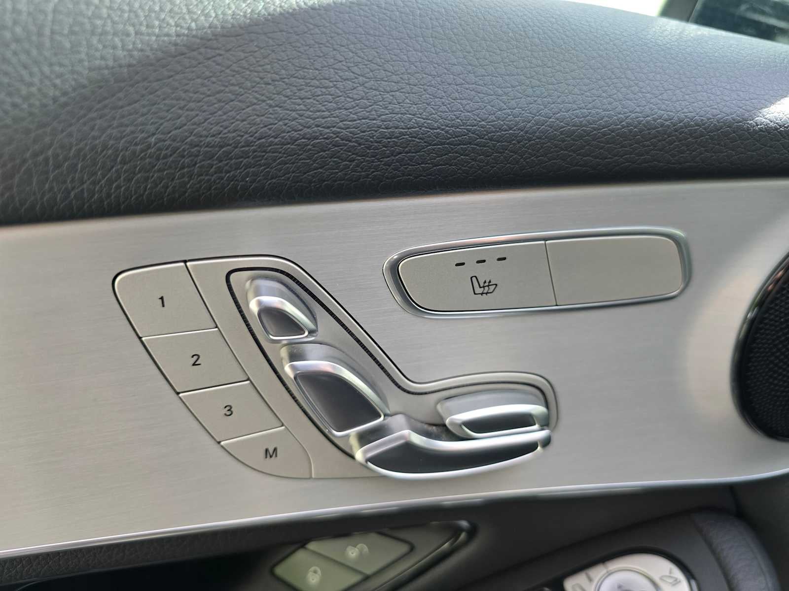 2021 Mercedes-Benz GLC 300 GLC 300