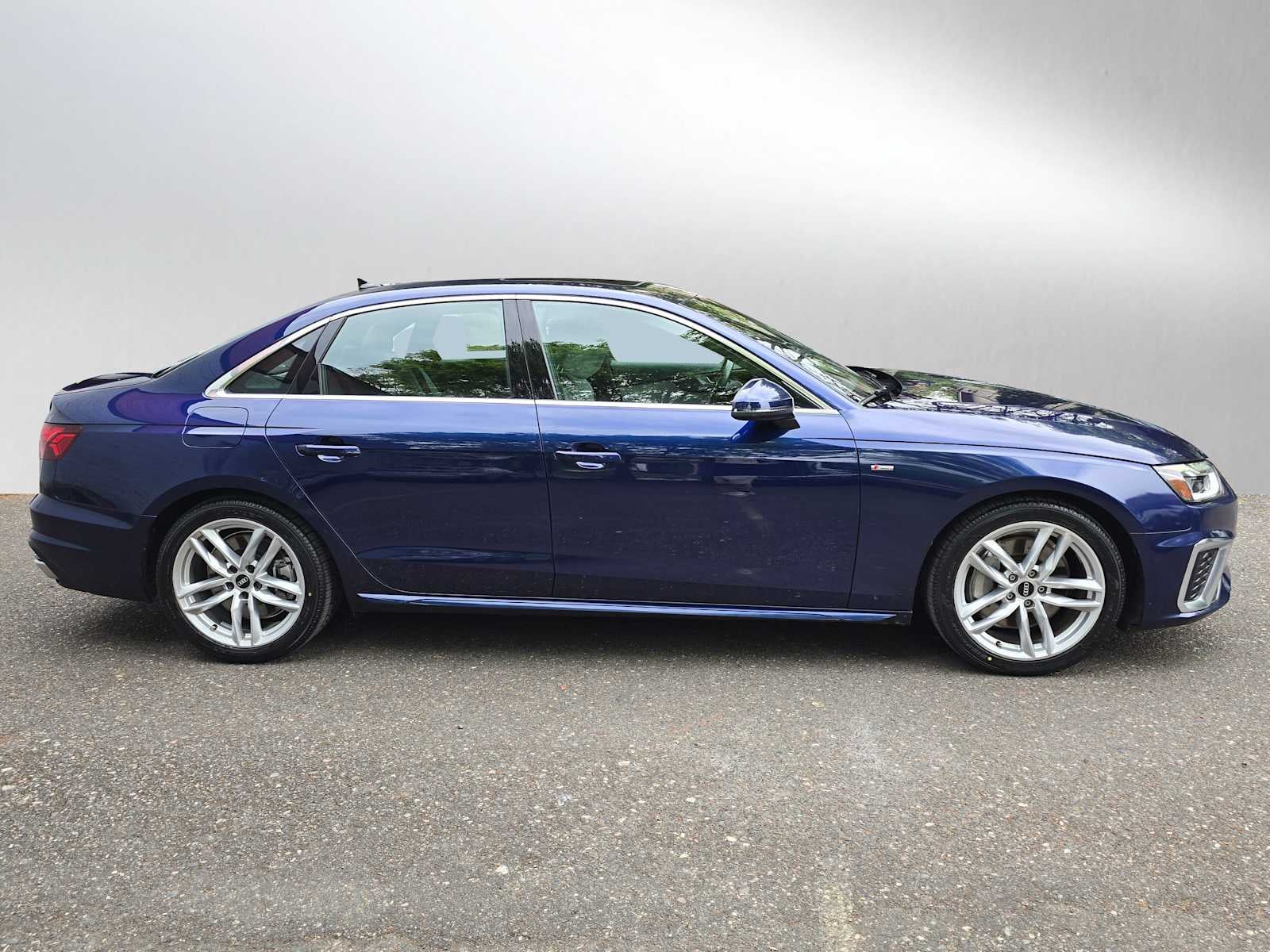 2022 Audi A4 Sedan S line Premium Plus