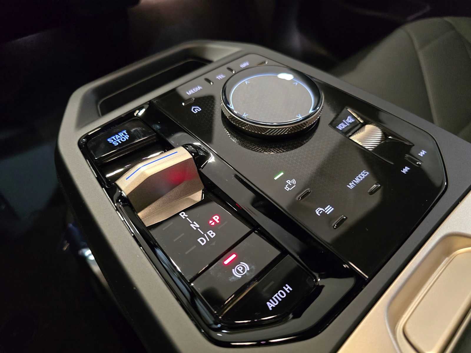 2026 BMW iX xDrive45