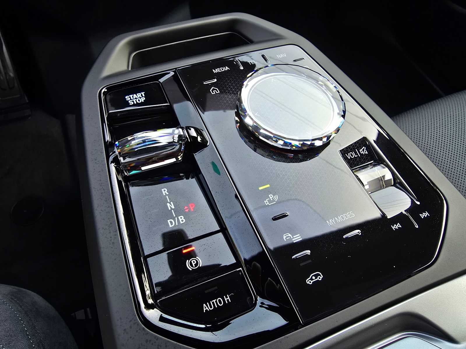 2026 BMW iX xDrive45