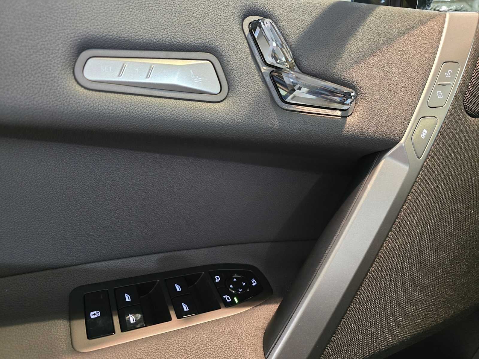 2026 BMW iX xDrive60