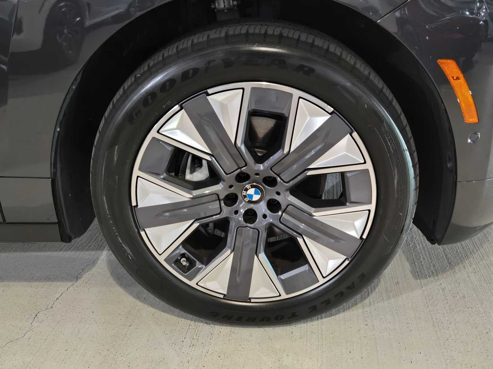 2026 BMW iX xDrive60