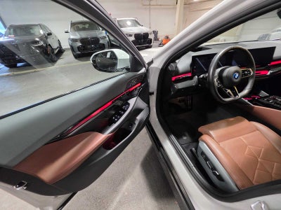 2026 BMW 5 Series 550e xDrive