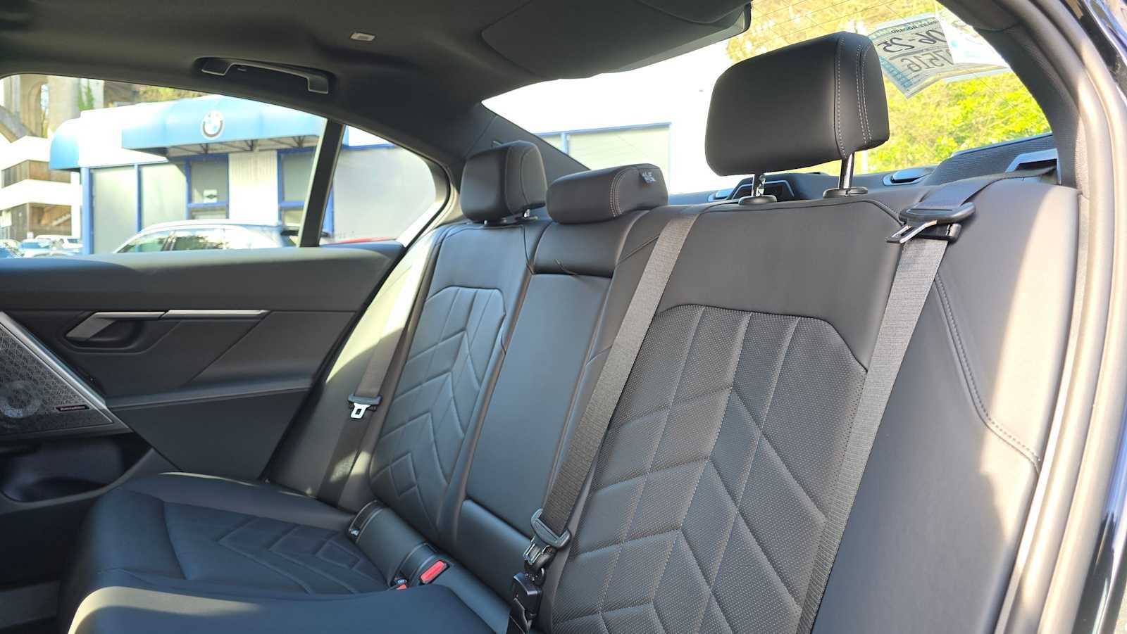 2025 BMW i5 xDrive40