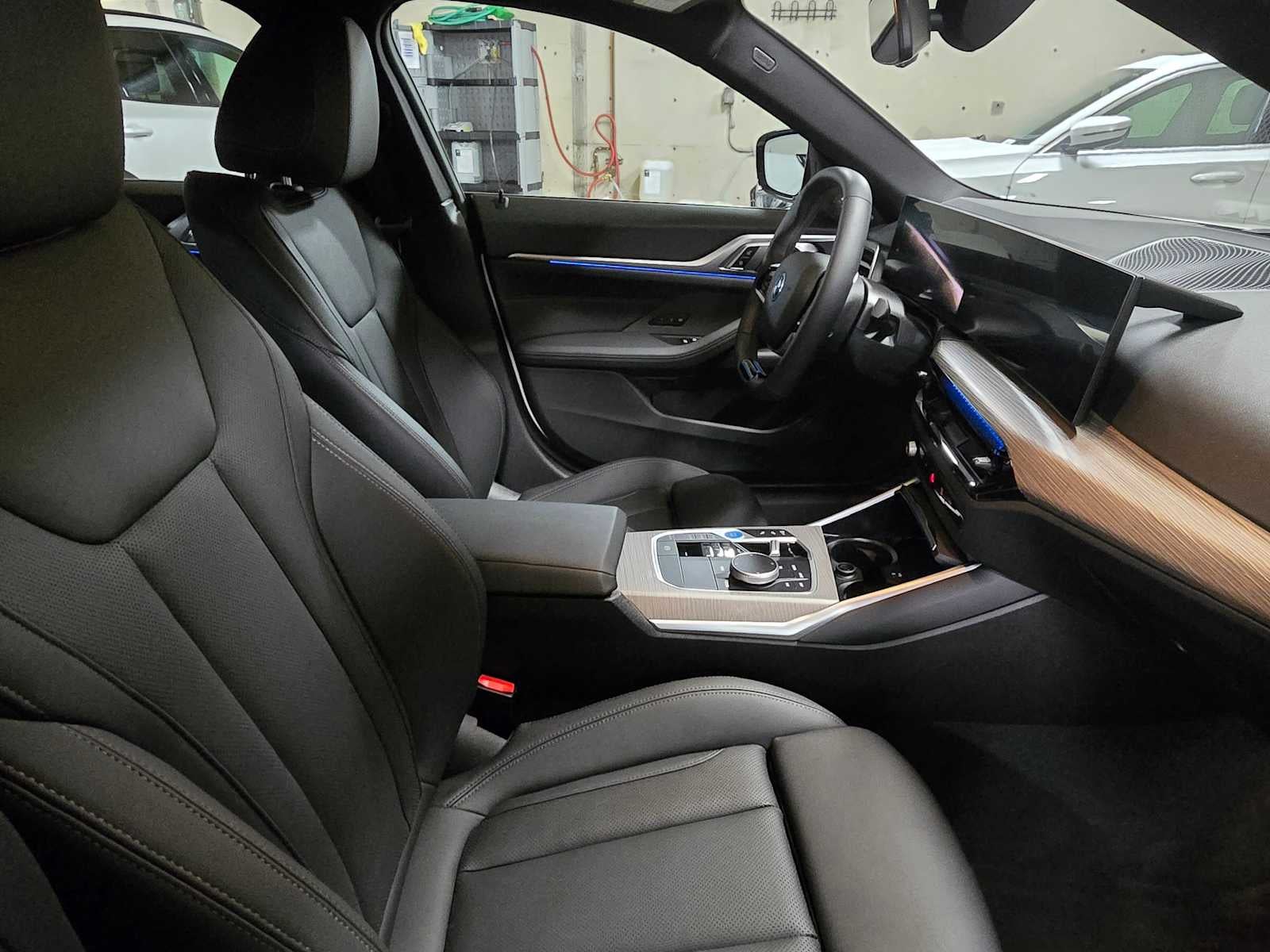 2025 BMW i4 xDrive40 xDrive40