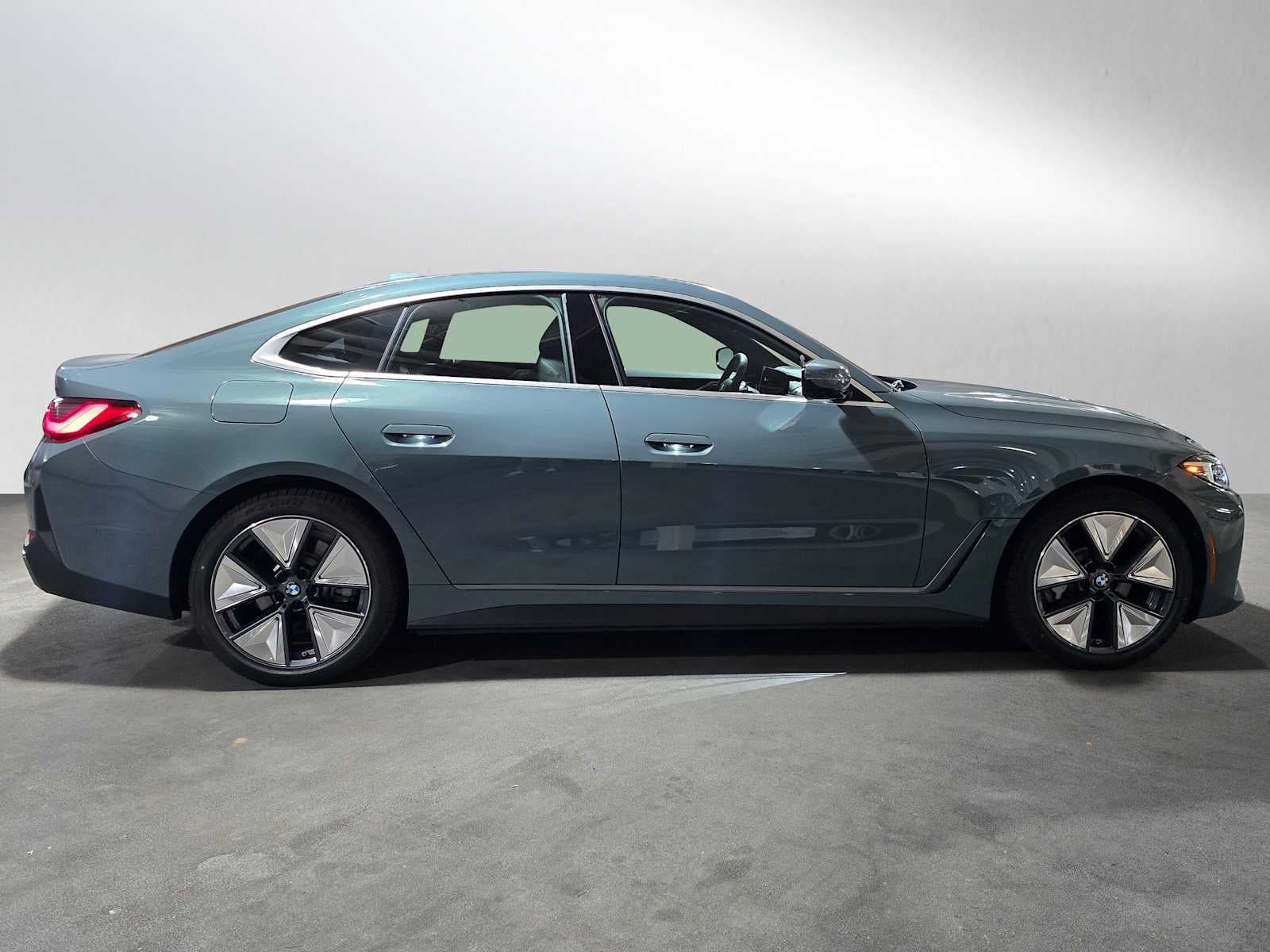 2026 BMW i4 xDrive40