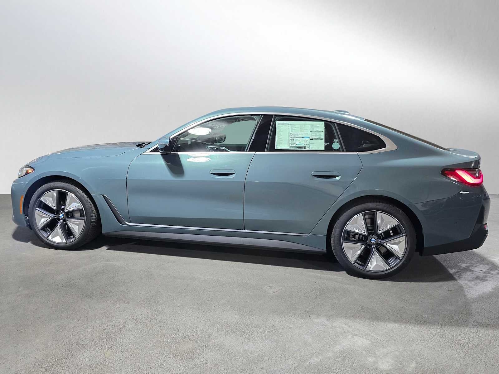 2026 BMW i4 xDrive40