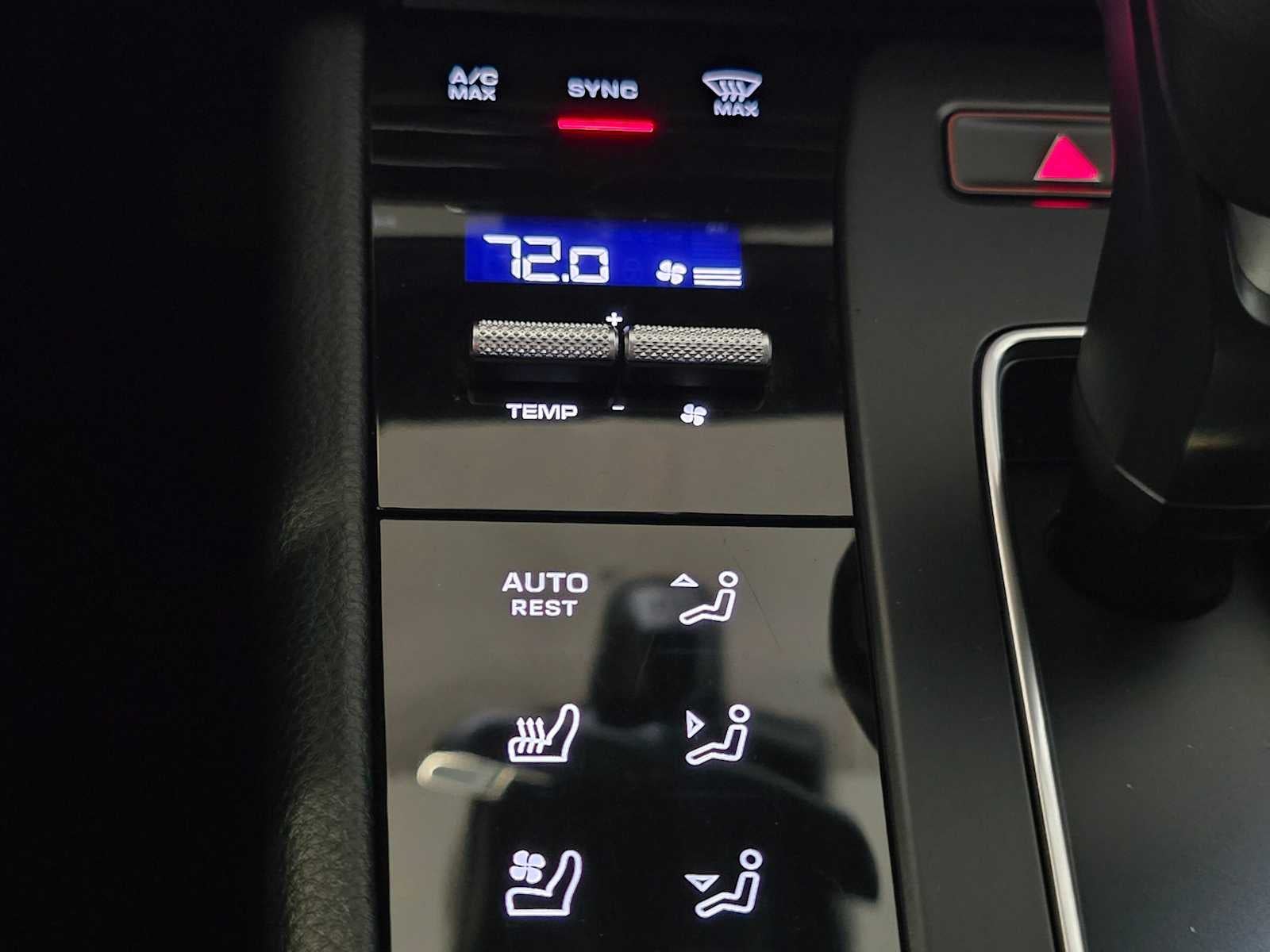 2024 Porsche Macan AWD