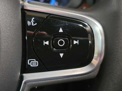 2023 Volvo XC60 Ultimate Dark Theme