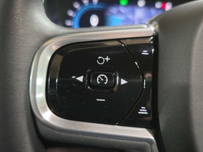 2023 Volvo XC60 Ultimate Dark Theme