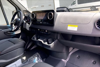 2026 Mercedes-Benz Sprinter 2500 Crew Standard Roof I4 Diesel 144 RWD