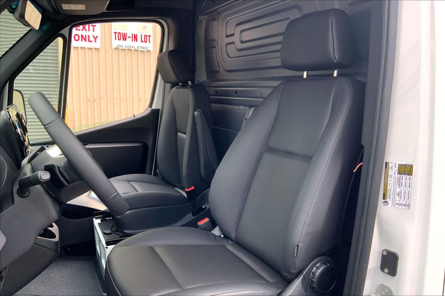 2026 Mercedes-Benz Sprinter 2500 High Roof I4 Diesel HO 144" RWD