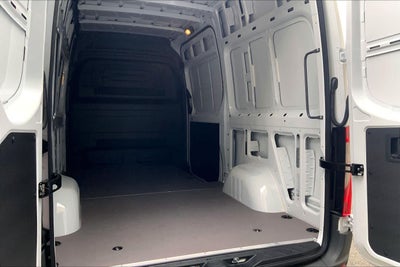 2026 Mercedes-Benz Sprinter 2500 High Roof I4 Diesel HO 144" RWD